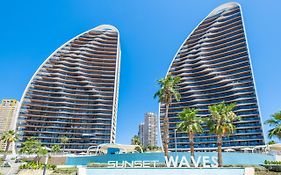 Sunset Waves Deluxe Apartments Poniente Beach Resort