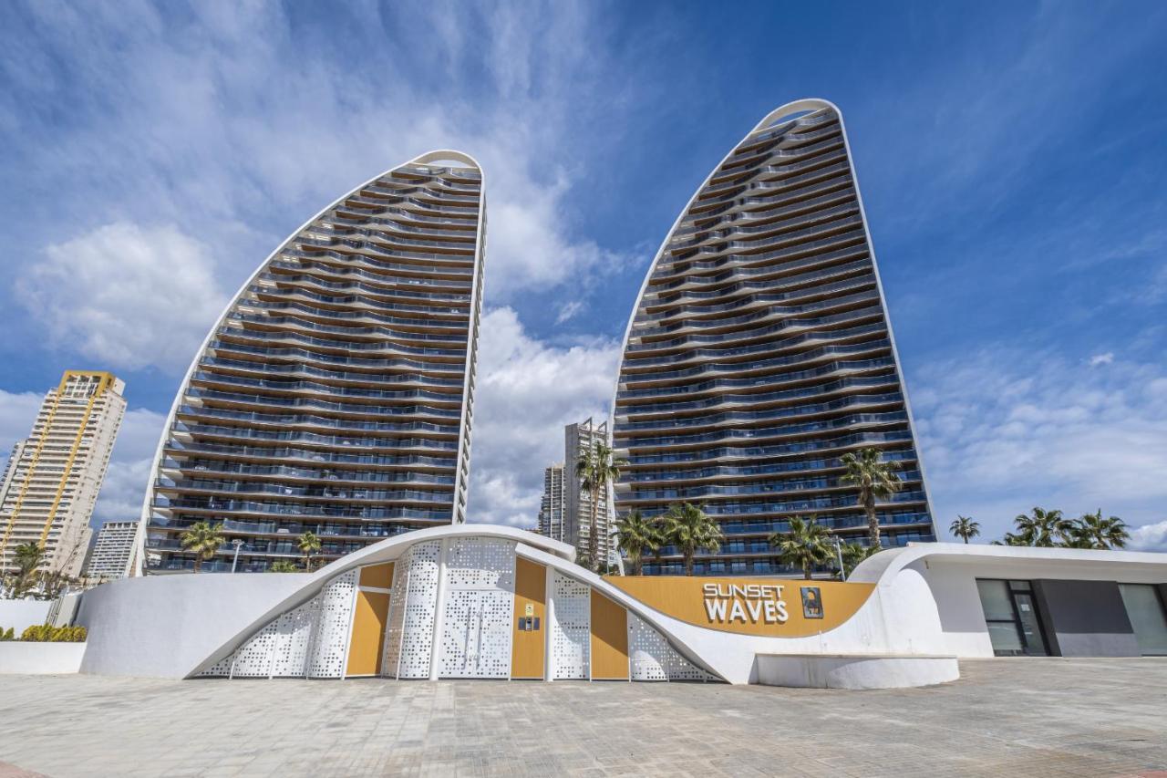 Sunset Waves Deluxe Apartments Poniente Beach Resort Benidorm Exterior photo